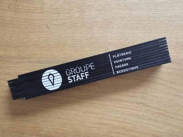 Double mètre bois de hêtre noir Groupe Staff