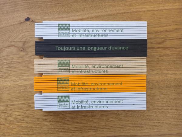 Double mètre bois de hêtre Yverdon les Bains